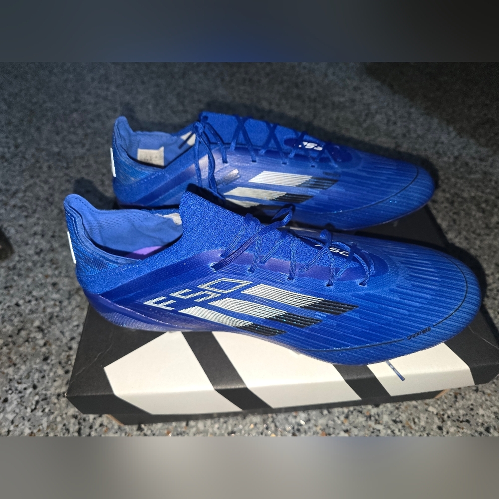 Men's Size 11 F50 Soccer Cleats. Only Worn Once